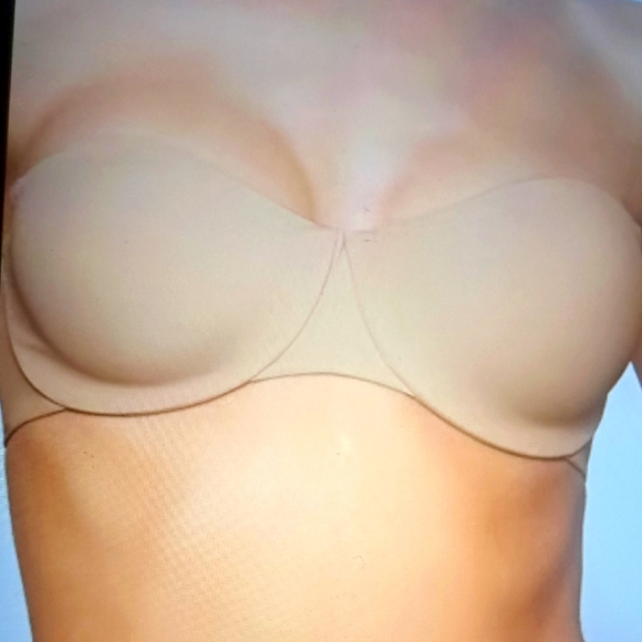SKIMS Other - 44DDD. SKIMS UNLINED STRAPLESS BRA